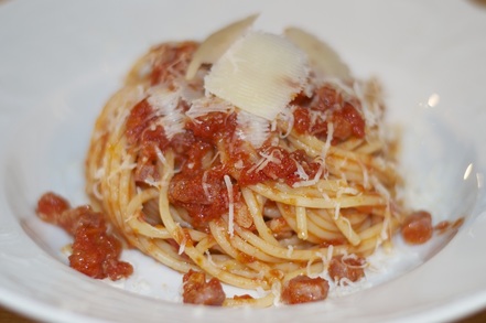 spaghetti,pasta,amatriciana,roman,dish,italian,food,recipe