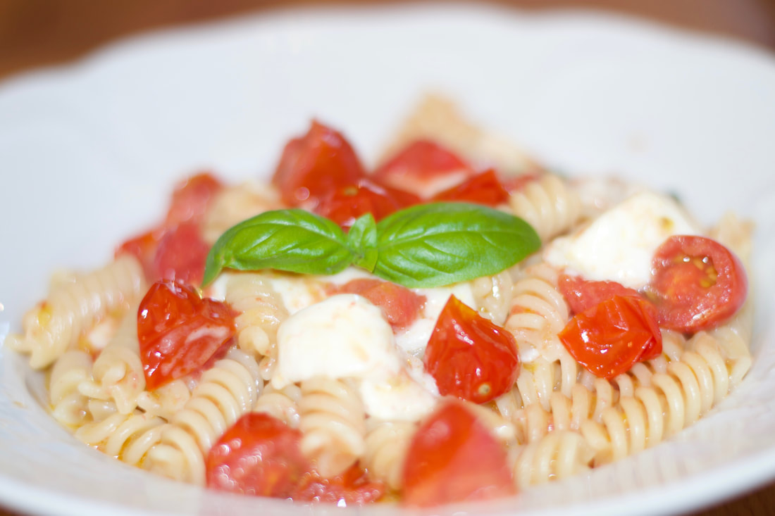 pasta, cherry,tomato,mozzarella,cheese,italian,food,recipe