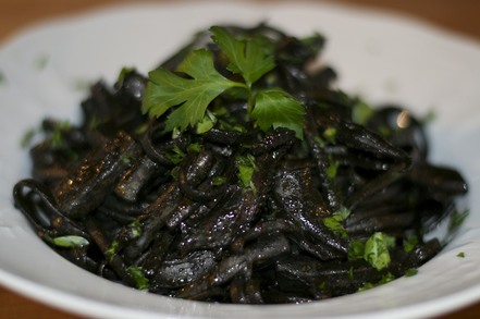 linguine,pasta,black,ink,squid,italian,food,recipe